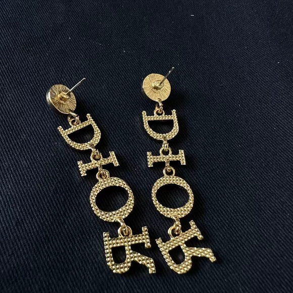 Dior Pearl Earrings - Picture 3 of 6